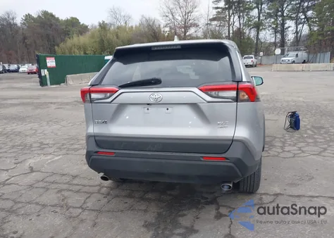 2021 Toyota Rav4 Xle z USA, uszkodzony, nr VIN 2T3P1RFV5MC184292